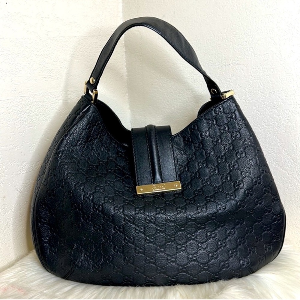 Authentic Gucci GUCCISSIMA Black
Leather Web Hobo shoulder bag